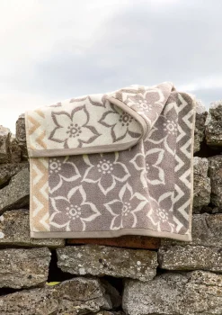 Best Gudrun Sjödén Handtuch Stars Aus Bio-Baumwolle kalkstein